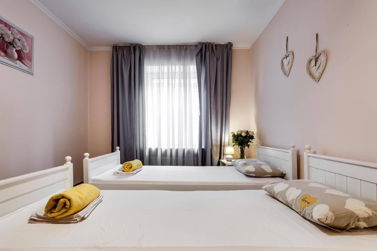Apartamenty On Knyazya Romana Lviv Ngoại thất bức ảnh