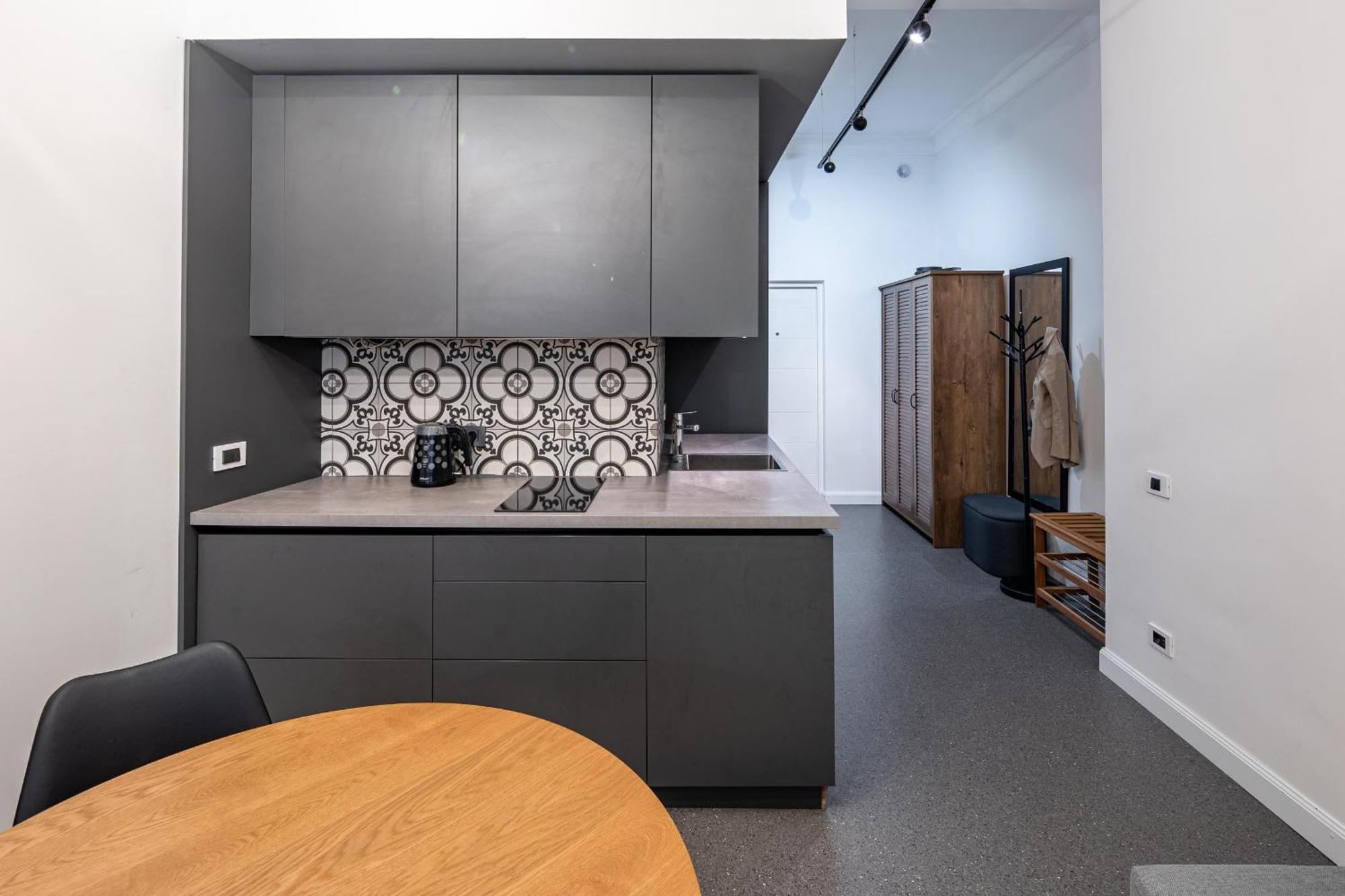 Apartamenty On Knyazya Romana Lviv Ngoại thất bức ảnh