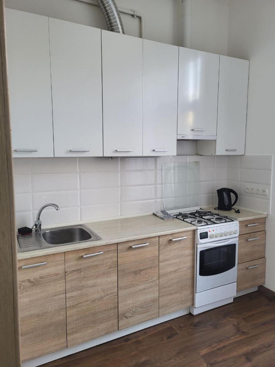 Apartamenty On Knyazya Romana Lviv Ngoại thất bức ảnh
