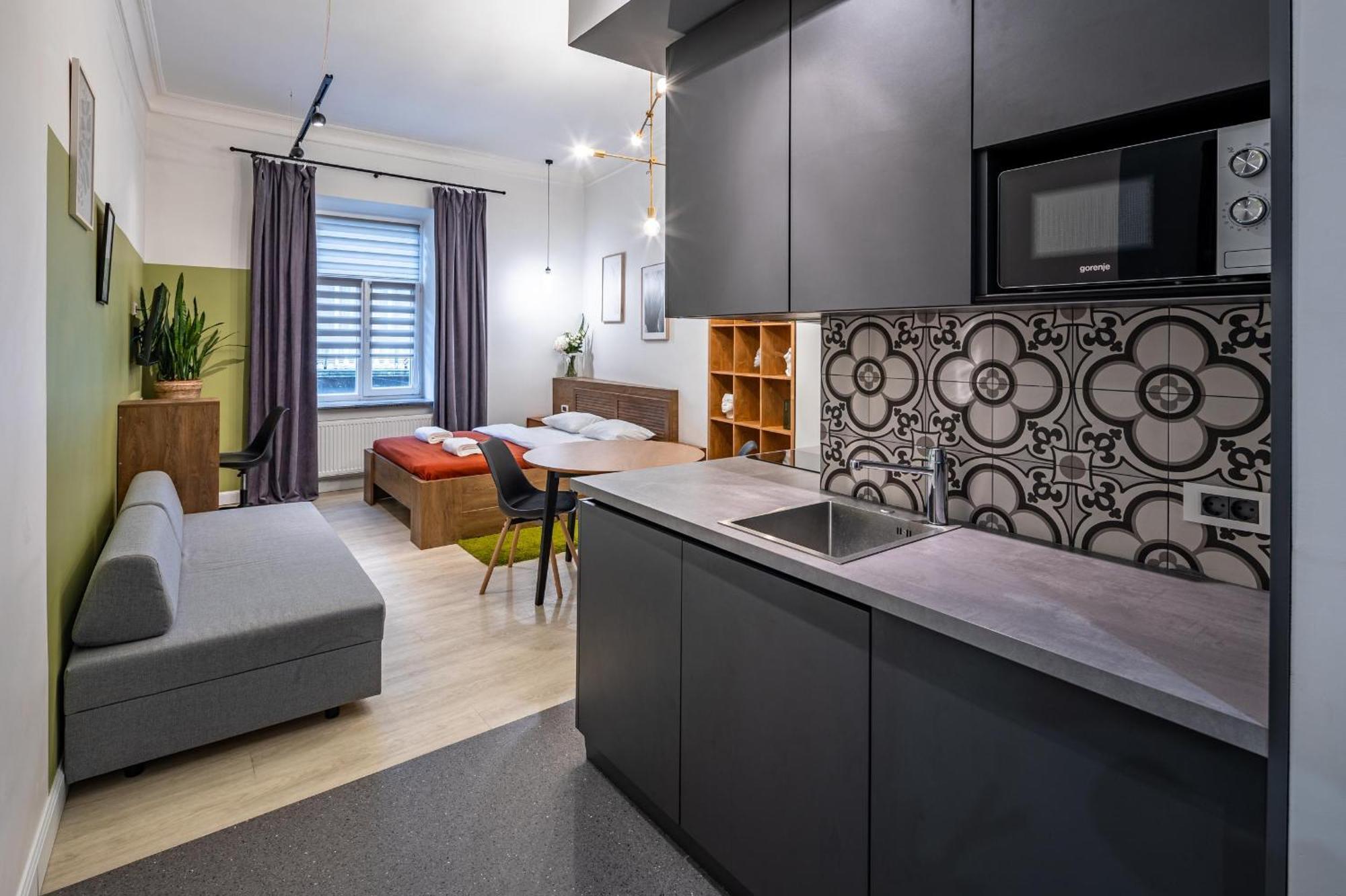 Apartamenty On Knyazya Romana Lviv Ngoại thất bức ảnh
